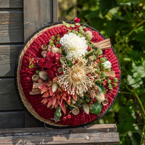 Produkt Sznurek filcowy polarowy Mirabell 25m ciemnoczerwony